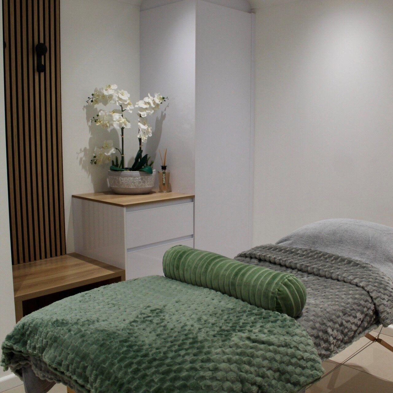 aesthetic-treatment-room